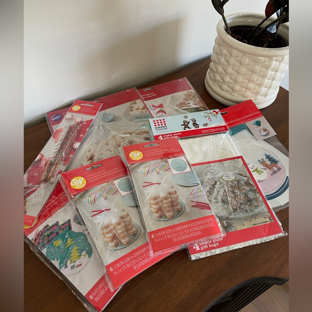 8 piece bundle of Wilson Christmas Treat/Cookie Bags